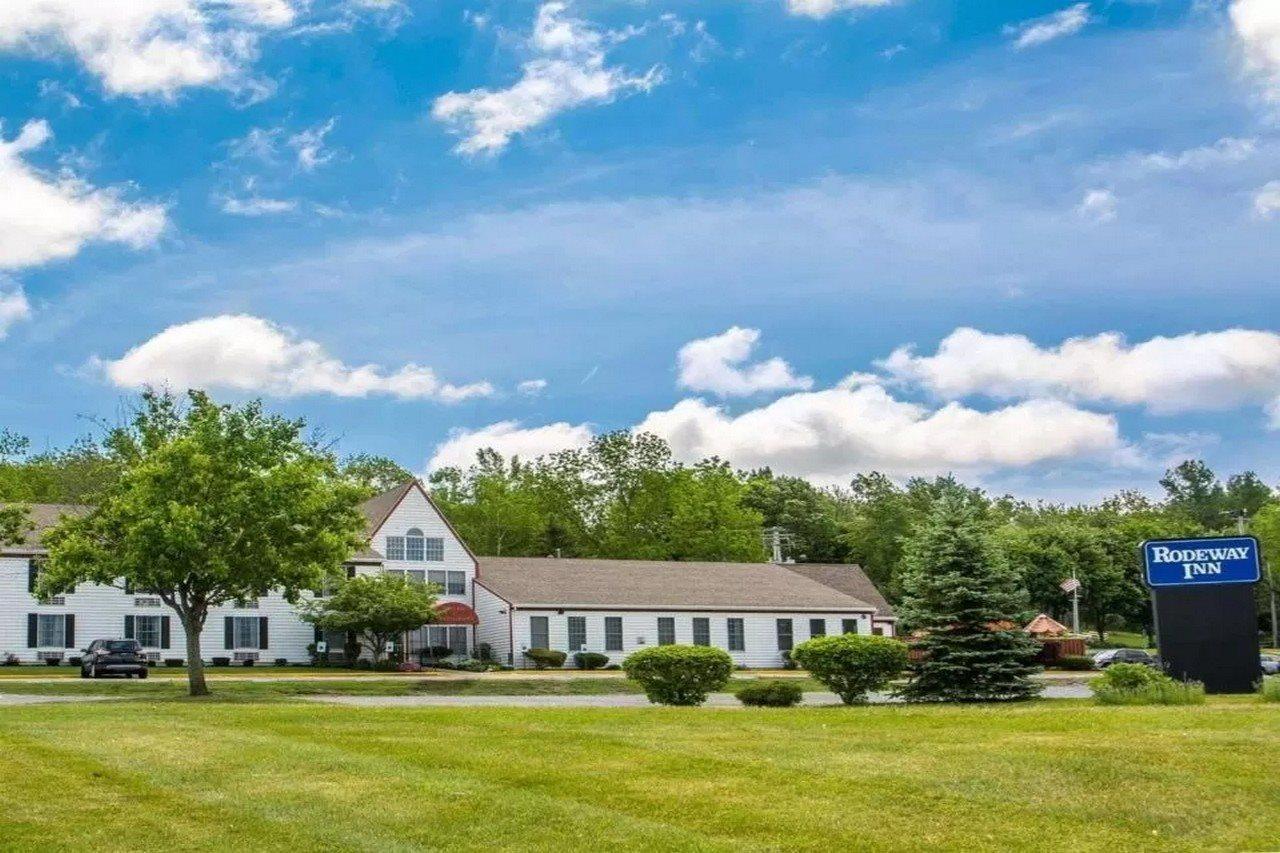 Rodeway Inn Lakeville Exterior foto