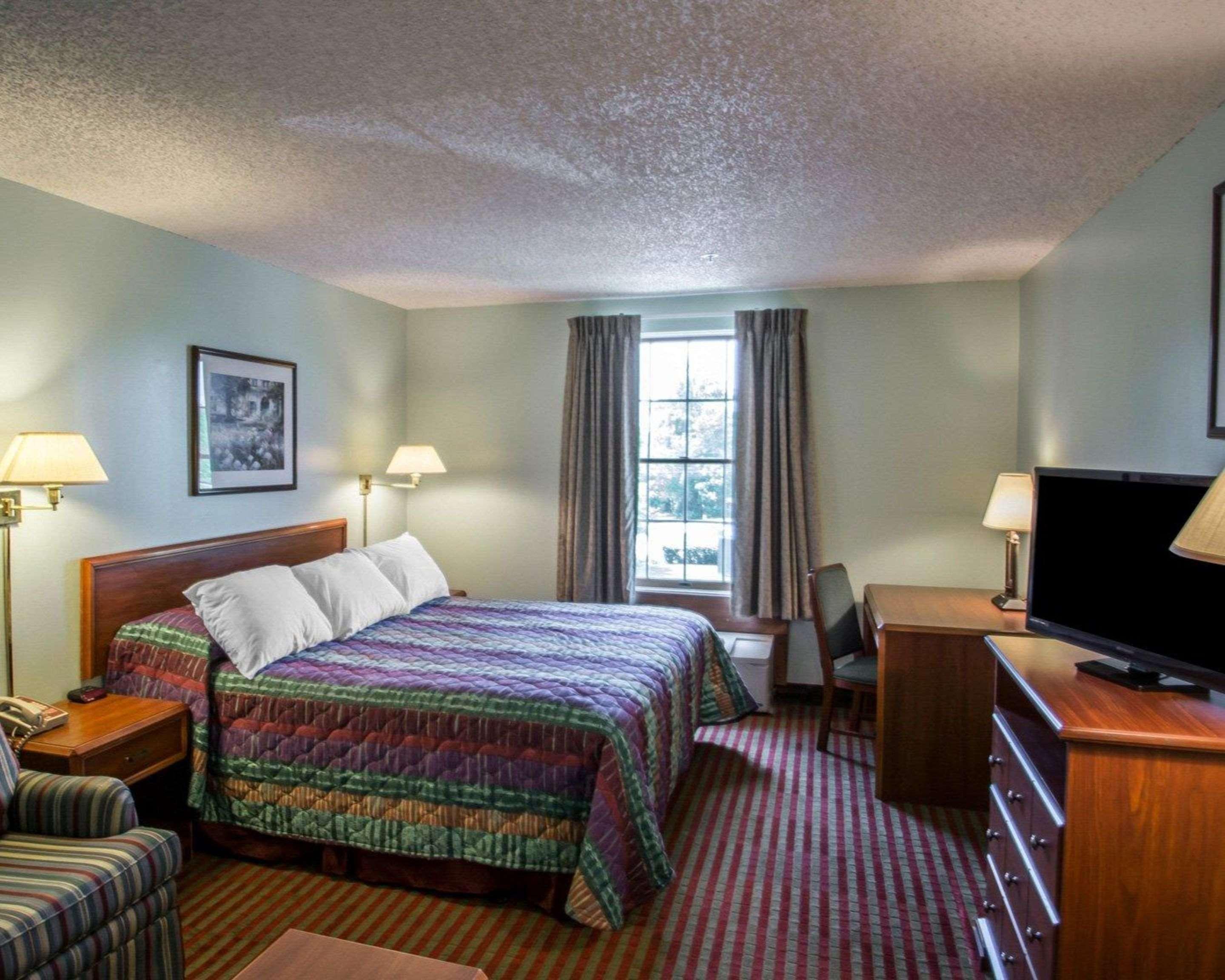 Rodeway Inn Lakeville Exterior foto