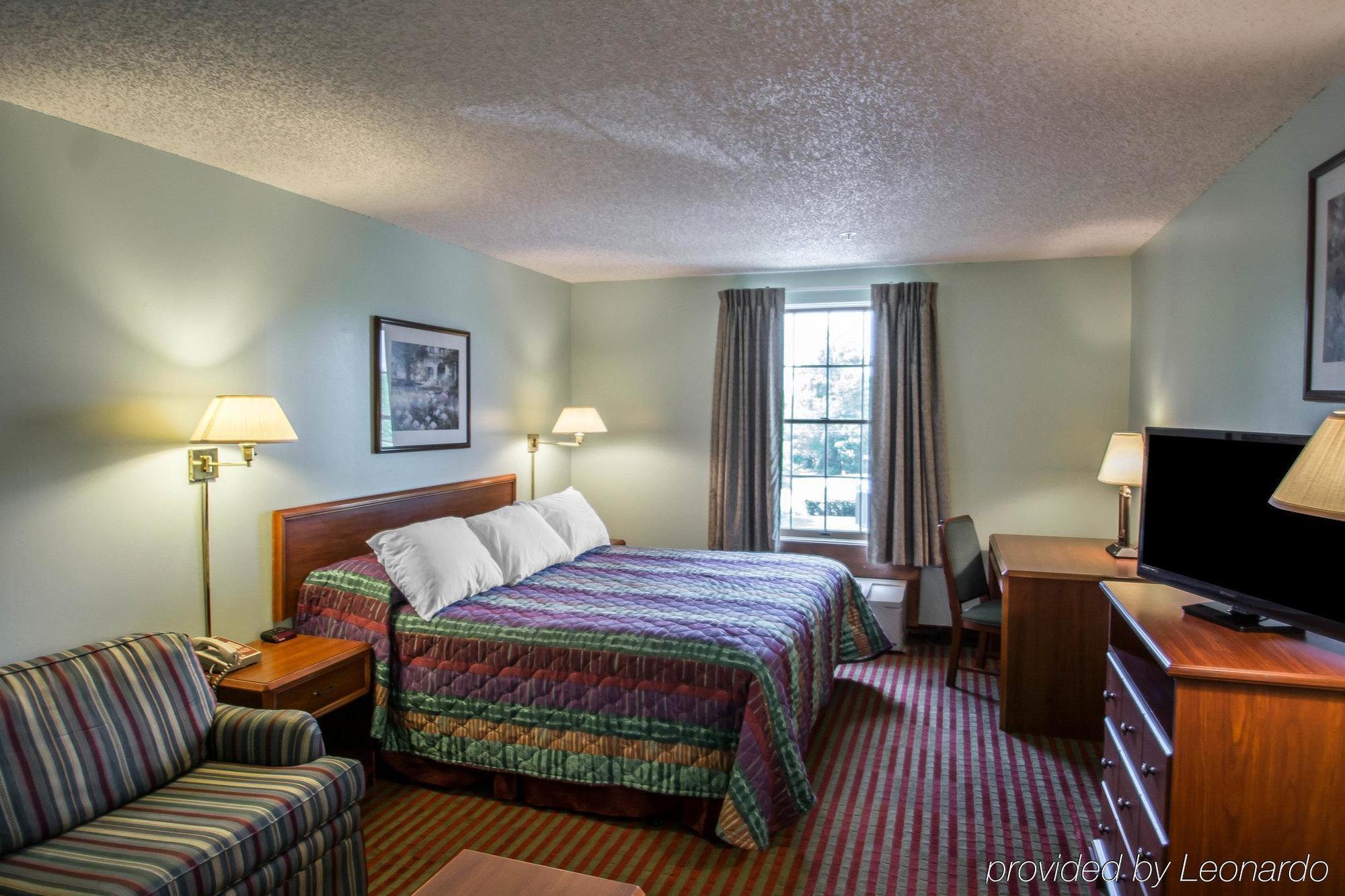 Rodeway Inn Lakeville Exterior foto